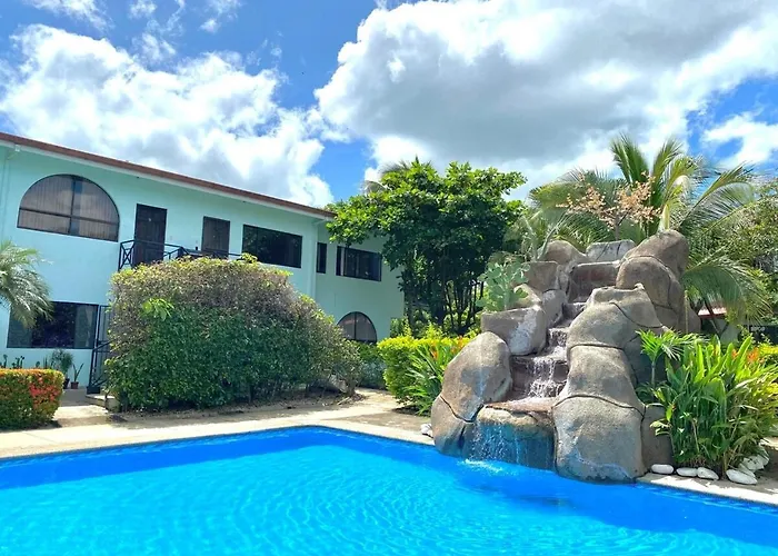 Сasa de vacaciones Coastal Comfort Spacious Second-floor Getaway