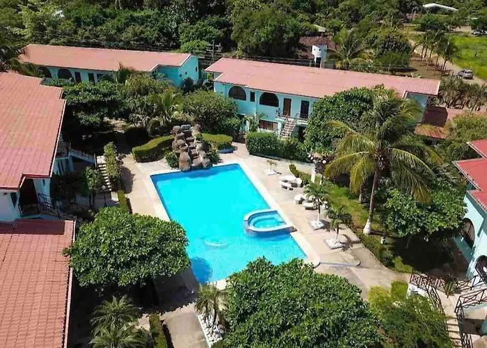 Coastal Comfort Spacious Second-floor Getaway * Coco