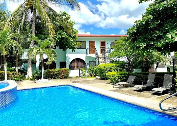 Сasa de vacaciones Coastal Comfort Spacious Second-floor Getaway *