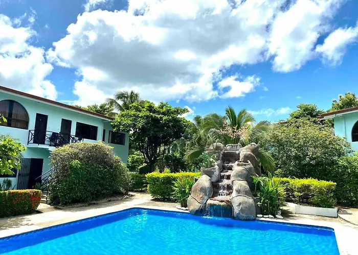 Coastal Comfort Spacious Second-floor Getaway Coco