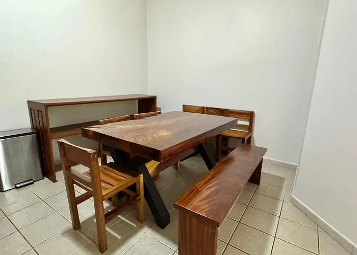 Coastal Comfort Spacious Second-floor Getaway Сasa de vacaciones Coco