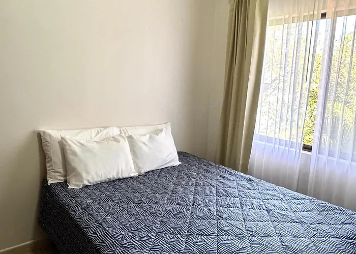 Сasa de vacaciones Coastal Comfort Spacious Second-floor Getaway *