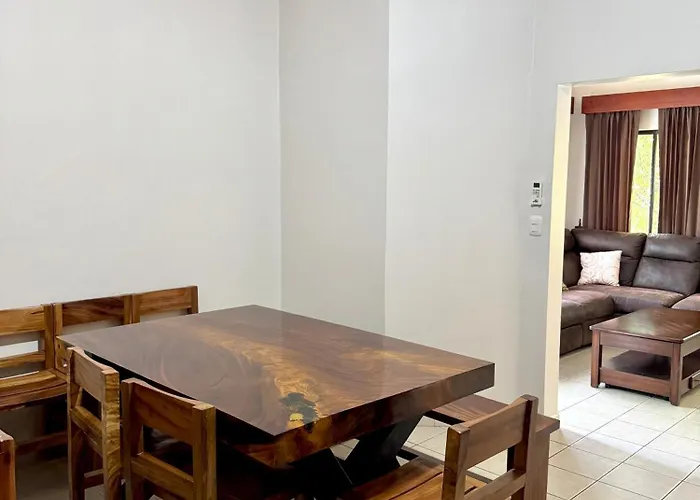 Coastal Comfort Spacious Second-floor Getaway * Coco
