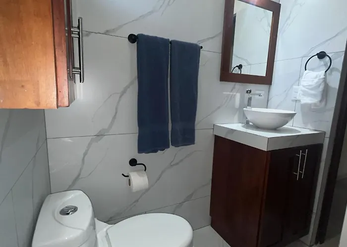 Сasa de vacaciones Coastal Comfort Spacious Second-floor Getaway